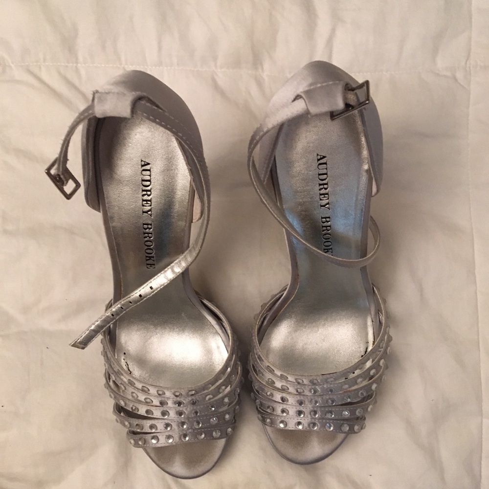 Audrey Brooke formal sandals - Picture 8 of 10